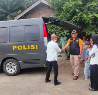 Polisi Bantu Antar ODGJ di Yayasan Panti Sosial Srikandi Bandar Surabaya