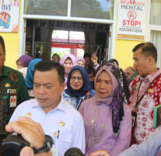 Gubernur Al Haris Apresiasi 25 Siswa-Siswi SMA Negeri 2 Kota Jambi Diterima di PTN