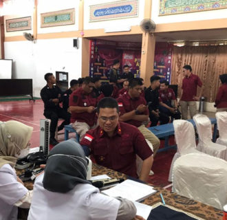 Pegawai Rutan Padanglanjang Gelar Kegiatan Donor Darah dalam Peringatan Hari Bhakti Pemasyarakatan ke-60