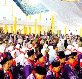 Bupati Dharmasraya Lepas 248 Jemaah Calon Haji Ke Tanah Suci