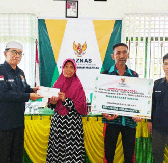 Baznas Kabupaten Dharmasraya Salurkan Zakat untuk Bantuan Medis dalam Program Dharmasraya Sehat