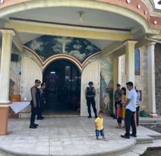 Peringatan Kenaikan Yesus Kristus 2024, TNI-Polri Berikan Pengamanan di Gereja Khatolik Keluarga Kudus Baradatu