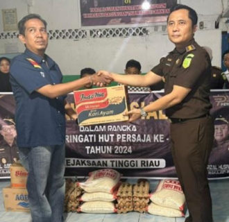 Jaksa Tinggi Riau Bagikan Kebahagiaan di Panti Asuhan Bhakti Mufarridhun