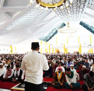 Ribuan Jamaah Hadiri Sholat Idul Adha 1445 H di Masjid Agung Dharmasraya