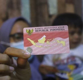 Disdukcapil Depok Distribusikan Ratusan KIA untuk Balita Stunting