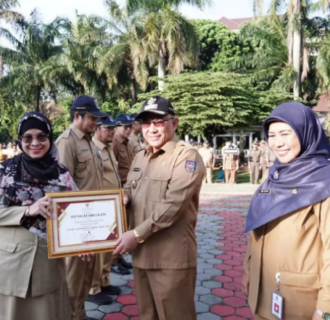 Disdukcapil Kota Depok Raih Penghargaan Tertinggi dalam Akuntabilitas Kinerja