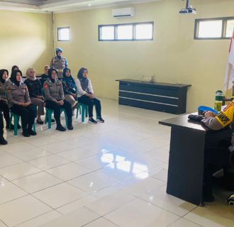 Gelar Gaktiplin, Sipropam Polres Way Kanan Cek Sikap Tampang dan Kelengkapan Data Diri Polwan 
