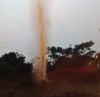 Meluing, Diduga Sumur Bor ilegal di Muba Cemari Sungai Parung