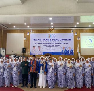 Pengurus DPC IWAPI Way Kanan Resmi Dikukuhkan