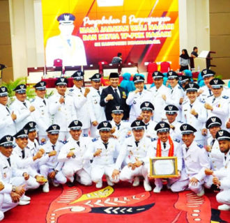 Perkuat Desa, Sutan Riska Resmi Perpanjang Masa Jabatan 52 Walinagari