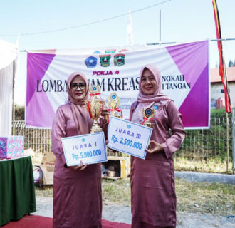 Solsel Bawa Pulang Predikat Juara I Lomba Defile dan Yel-yel PKK Tingkat Sumbar