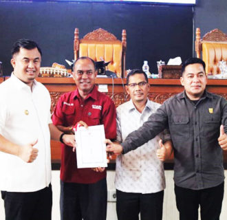 Bupati Dharmasraya Paparkan Ranperda RPJMD 2025-2045 dalam Rapat Paripurna DPRD
