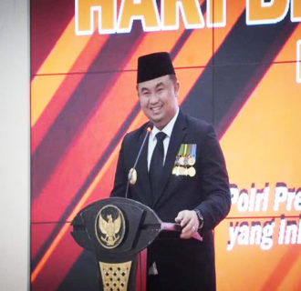 Upacara Meriah HUT Bhayangkara ke-78 di Polres Dharmasraya, Sutan Riska Beri Penghargaan dan Pesan Harapan