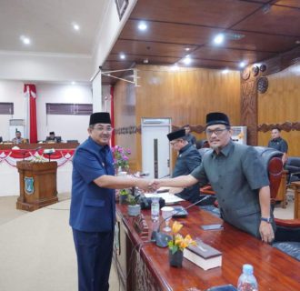 Bupati Anwar Sadat Hadiri Paripurna DPRD Tanjabbar Penyampaian APBD TA 2025