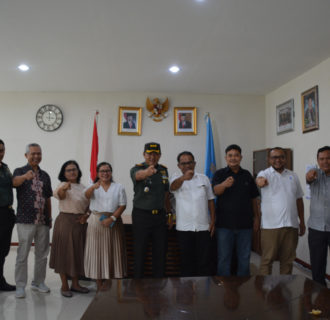 Komandan Korem 022/Pantai Timur Didampingi Letkol INF Fahroel Kunjungi Kampus Universitas HKBP Nommensen