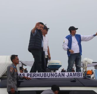 Gubernur Al Haris: Parade Perahu Hias Merupakan Ajang Melestarikan Tradisi Nenek Moyang Terdahulu