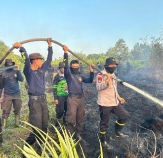 Waspada Karhutla, Himbau Personil Ditsamapta Polda Kalbar Kepada Masyarakat