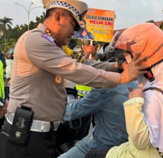 Dirlantas Polda Riau Pimpin Langsung Operasi Patuh Lancang Kuning 2024 di Hari Ke Empat