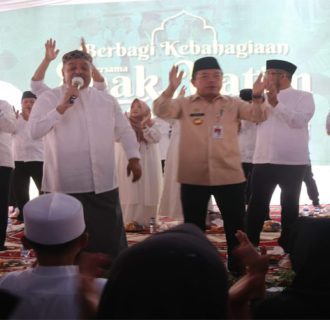 Gubernur Al Haris Berbagi Kebahagiaan Berikan Bantuan Kepada 2.185 Anak Yatim Peringatan 10 Muharram 1446 H