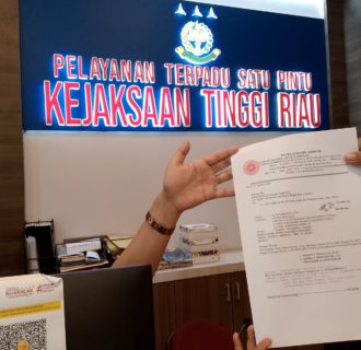 Didudga Tidak Profesional Tangani Perkara, Oknum Kejaksaan Dilaporkan ke Aswas Kejati Riau