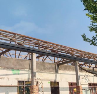 Diduga Rehabilitasi Gedung SMPN 11 Gunakan Kayu Bekas, Kepala Tukang: Itu Arahan Pemborong 