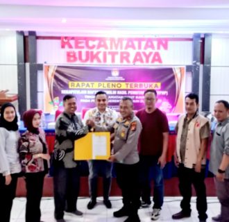 Rapat Pleno Rekapitulasi Daftar Pemilih Hasil Pemutakhiran Pilkada 2024 di Kecamatan Bukit Raya 