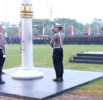 Kapolda Riau Pimpin Upacara Peringatan HUT ke-79 RI