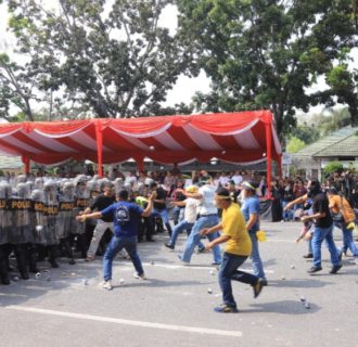 Polda Riau Gelar Simulasi Sispamkota: Persiapan Operasi Mantap Praja 2024 untuk Pengamanan Pilkada