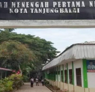 KadisPpendidikan Diduga Tutup Mata, 5 Bangunan SMPN 2 Kota Tanjungbalai Terlantar