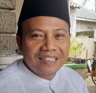 Mukhlis, Kepala Desa Sukasari: Berikan Pelayanan Prima kepada Warga