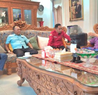 Paslon Bupati dan Wakil Bupati Way Kanan No 1 Kunjungi Santori Hasan