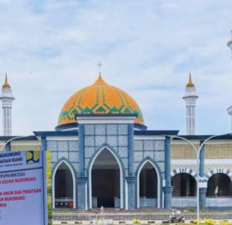 Ini Alasan Dinas PUPR Mukomuko Pasang Kanopi Masjid Agung