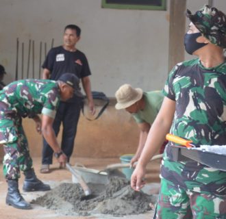 Peringati HUT ke 79 TNI Tahun 2024, Kodim 0427/Way Kanan Laksanakan Karya Bhakti Perehapan Masjid