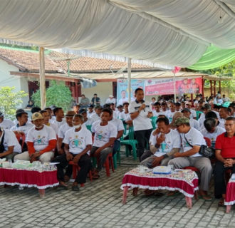 Sapa Relawan di Waytuba, Cabup Way Kanan Kadapi Minta Timnya Sampaikan Program