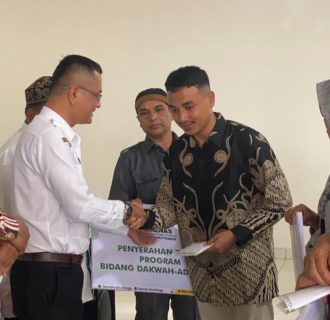 Pemko Bukittinggi Serahkan Bantuan Kepada 137 Musrahik
