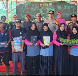 Desa Wanajaya Pilot Project Program Pekarangan Pangan Bergizi Polres Garut