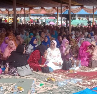 Tak Bermoral, Diduga Wirid Akbar di Jadikan  Kampanye Akbar Istri Yusuf Siregar Ambil Panggung 