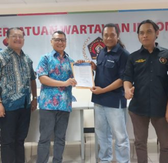 Pokja PWI PN dan Kejari Jaktim Sah Terima SK dari PWI Jaya