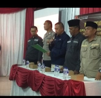 Ketua PPS Desa Laksanamekar Lantik 175 Anggota KPPS untuk Pilkada Serentak