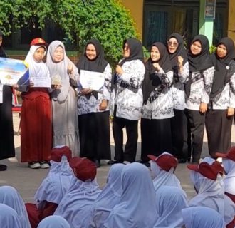 SD Negeri Lebak Wangi Gelar Peringatan Hari Guru Nasional 2024