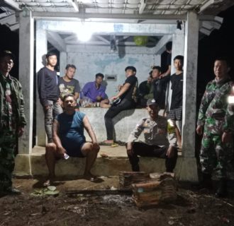 Pasca Pilkada 2024, TNI – Polri Gelar Patroli Malam Ajak Warga Jaga Kamtibmas di Banjit