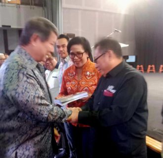 Firdaus dan Grace, Pengusul Gelar Kepahlawanan Mendapat Penghargaan