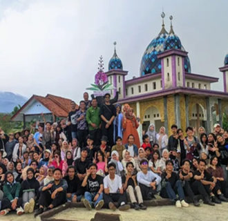 Mahasiswa UPI Bandung Berikan Kegaitan Edukatif kepada Masyarakat Desa Jalatrang Ciamis