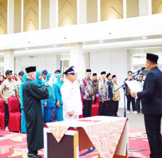 Sutan Riska Lantik H. Aryonni sebagai PAW Wali Nagari Abai Siat, Tegaskan Pengabdian Tanpa Batas