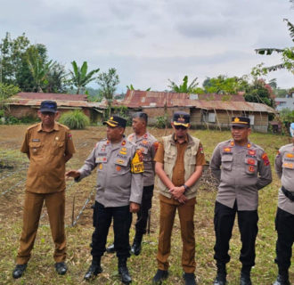 Kapolsekta Tanam Sejuta Jagung Program Pangan Nasional