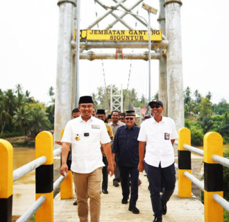 Jembatan Gantung Terpanjang di Sumbar Diresmikan, Kado Manis Sutan Riska untuk Warga Siguntur