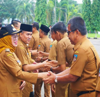 Wabup Dharmasraya Leli Arni Pimpin Apel Perdana, Ajak ASN Wujudkan Dharmasraya Sejahtera Merata
