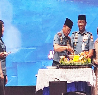 Tasyakuran HUT ke-3 Koarmada RI: Santunan, Penghijauan, dan Apresiasi Prajurit