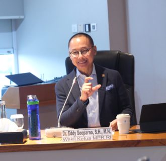 Eddy Soeparno Terdiam Dengarkan Peringatan Emil Salim soal Bahaya Ekonomi Karbon
