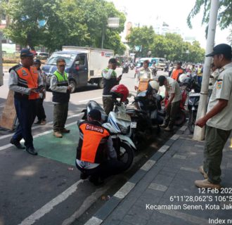 Arifin, Wali Kota Jakpus Pimpinan Langsung Razia Parkir Liar yang Meresahkan Kepentingan Umum 